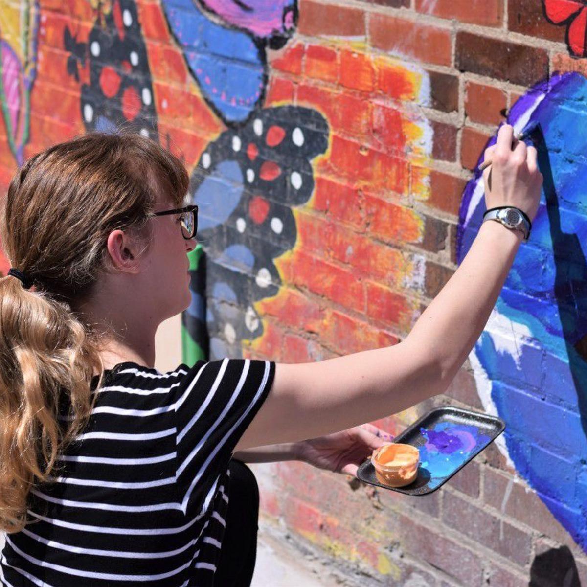 Lincoln Gallery Encourages Community To Paint Mural For Hope