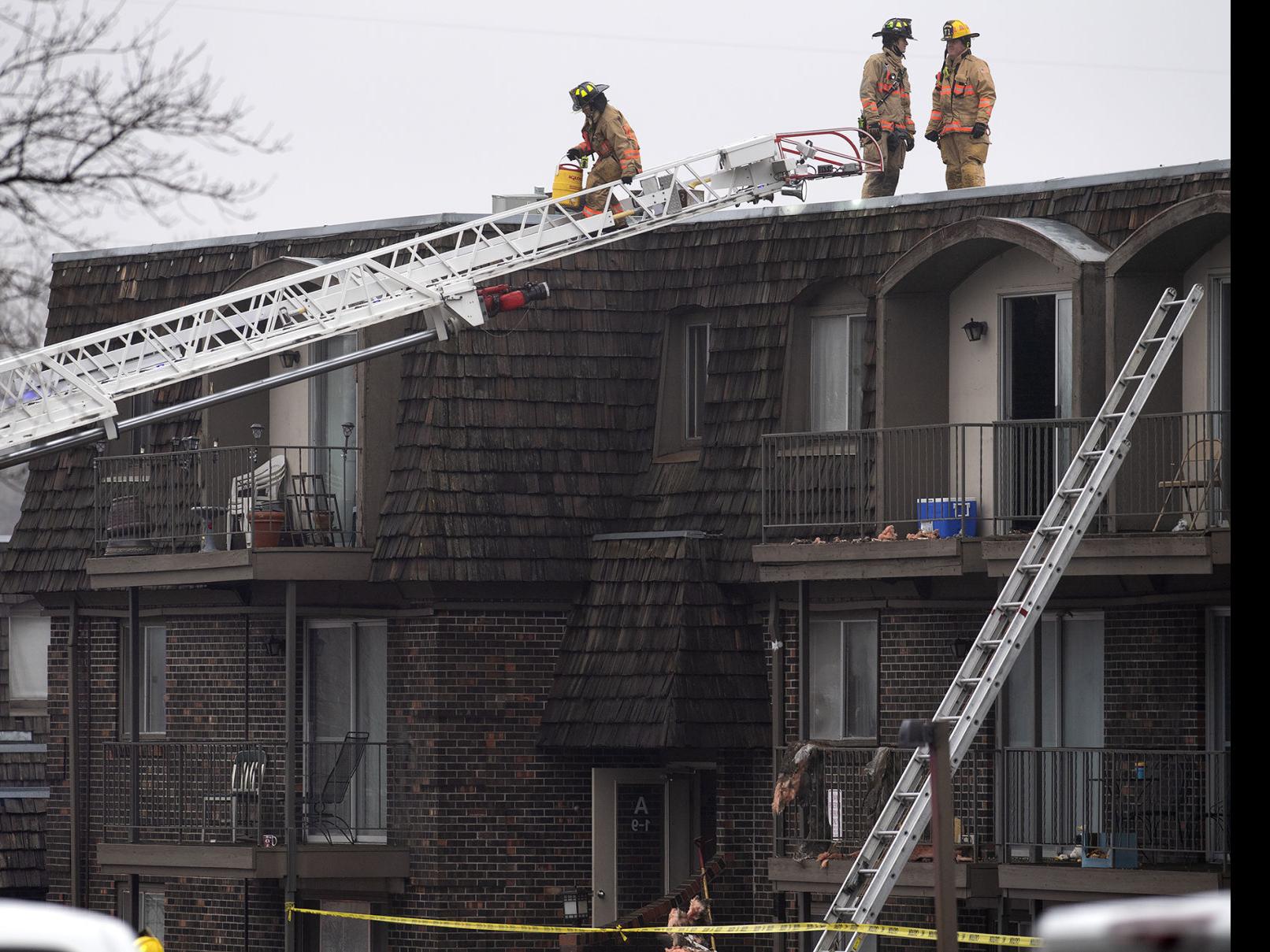 Fire Displaces Dozens At South Lincoln Apartment Complex Crime And Courts Journalstarcom