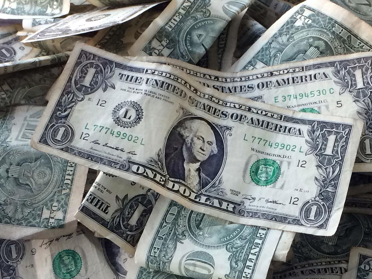 There S Absolutely No Reason To Stock Up On Cash Amid Coronavirus Stock Up On Cash Amid Coronavirus
