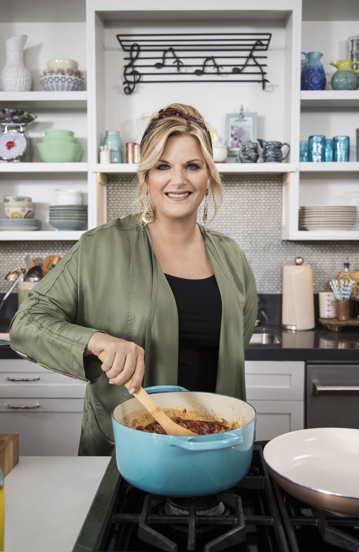 Talking Cooking On Tv With Trisha Yearwood Television And Radio Journalstar Com
