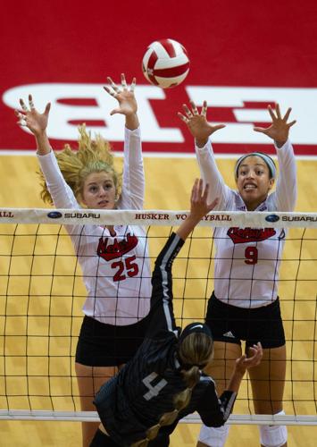 NU Volleyball vs. Oregon, 8.25.18