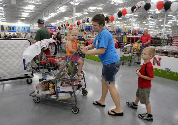 New Sam's Club opens in southeast Lincoln