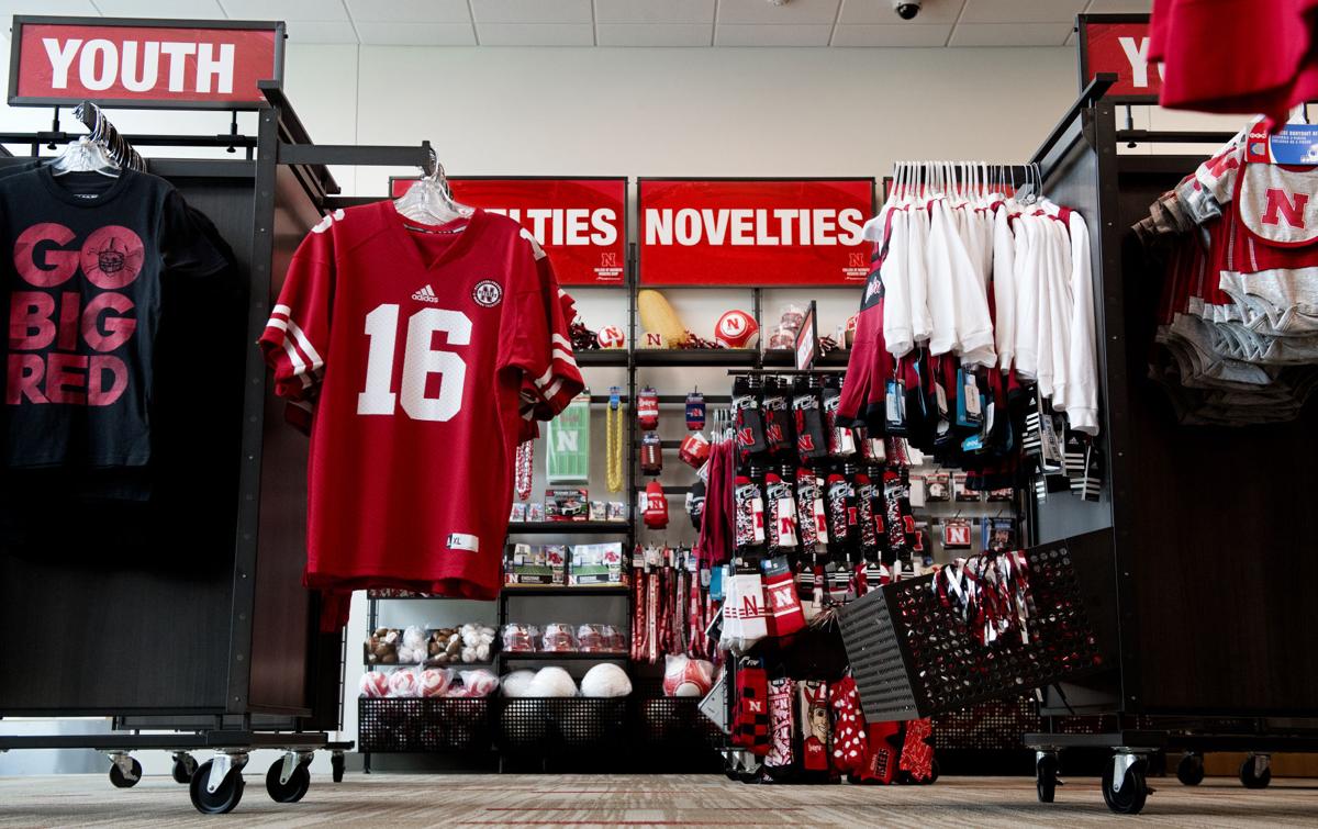 Shop Nebraska Cornhuskers Apparel to show your colors with fellow fans, alumni and students. Snag Cornhuskers apparel from the extensive collection of authentic Nebraska gear from exehalo.gq Rep your school while welcoming the passion of game day in Nebraska Gear to show your colors with fellow fans, alumni and students.