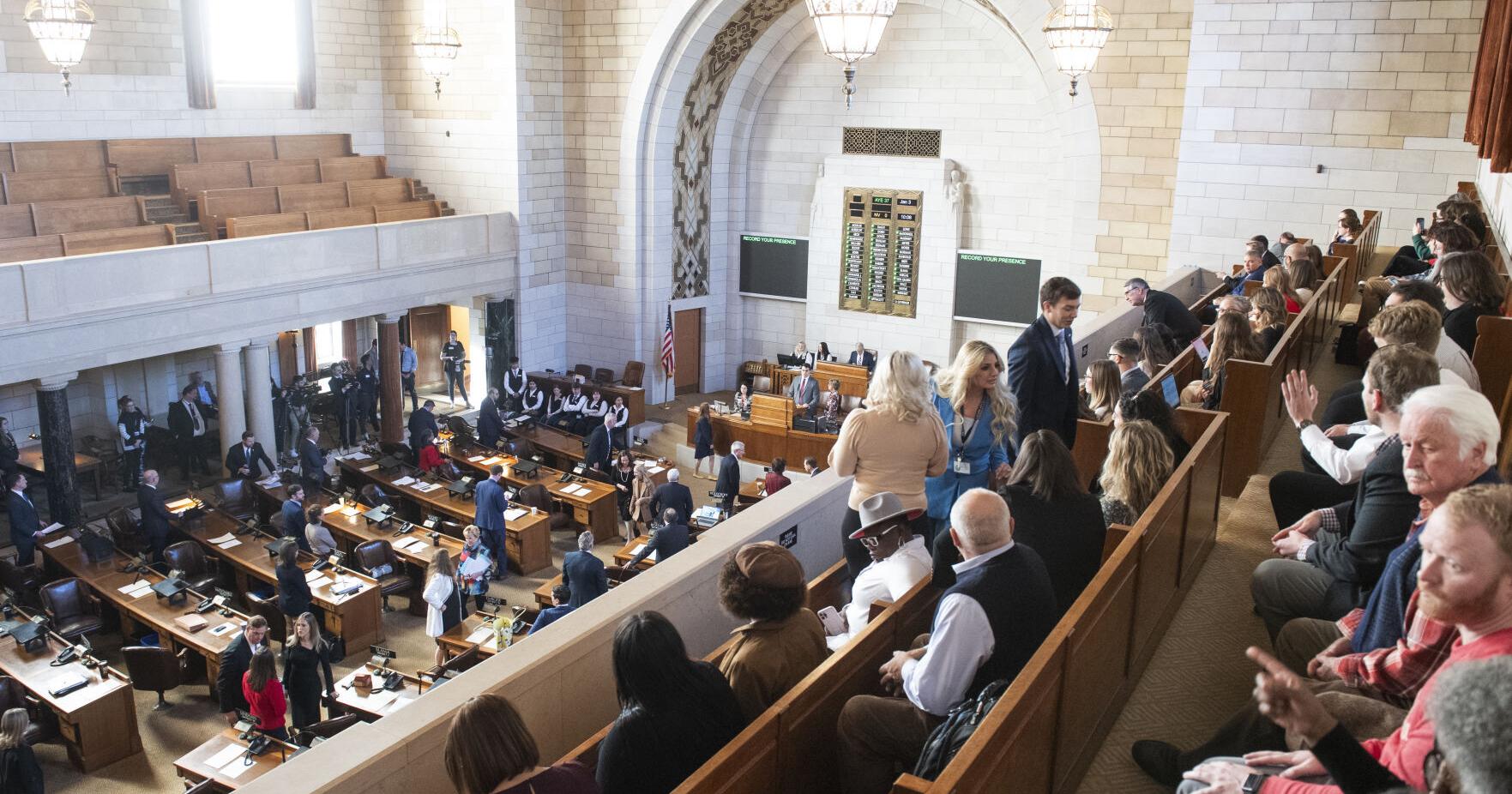 Nebraska lawmakers give final OK to expansion of prenatal care, Pillen's power over commission - Vimarsana News