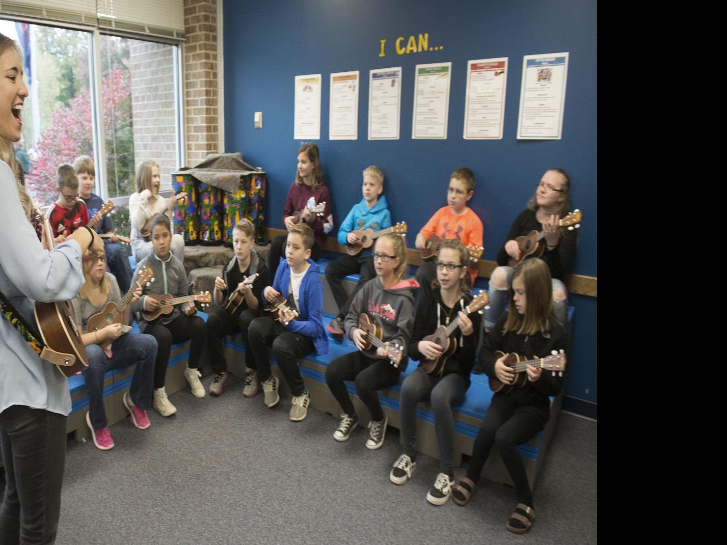 Ukuleles Strum Way Into Lps Classrooms Education Journalstar Com