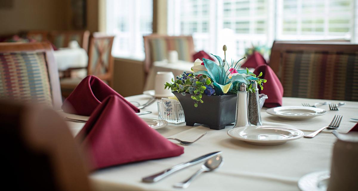 landing-dining2.jpg