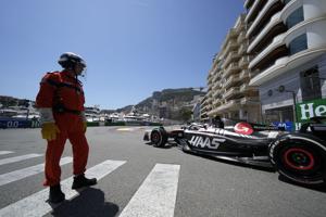 Alonso out to end 10-year F1 drought with victory in Monaco