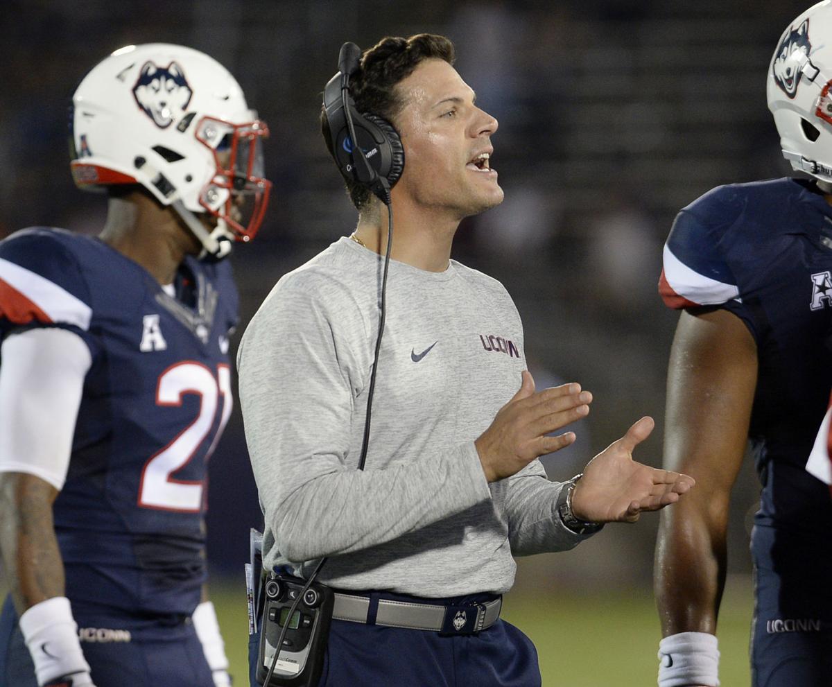 Maine UConn Football