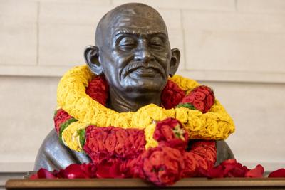 Mahatma Gandhi bust, 12.6