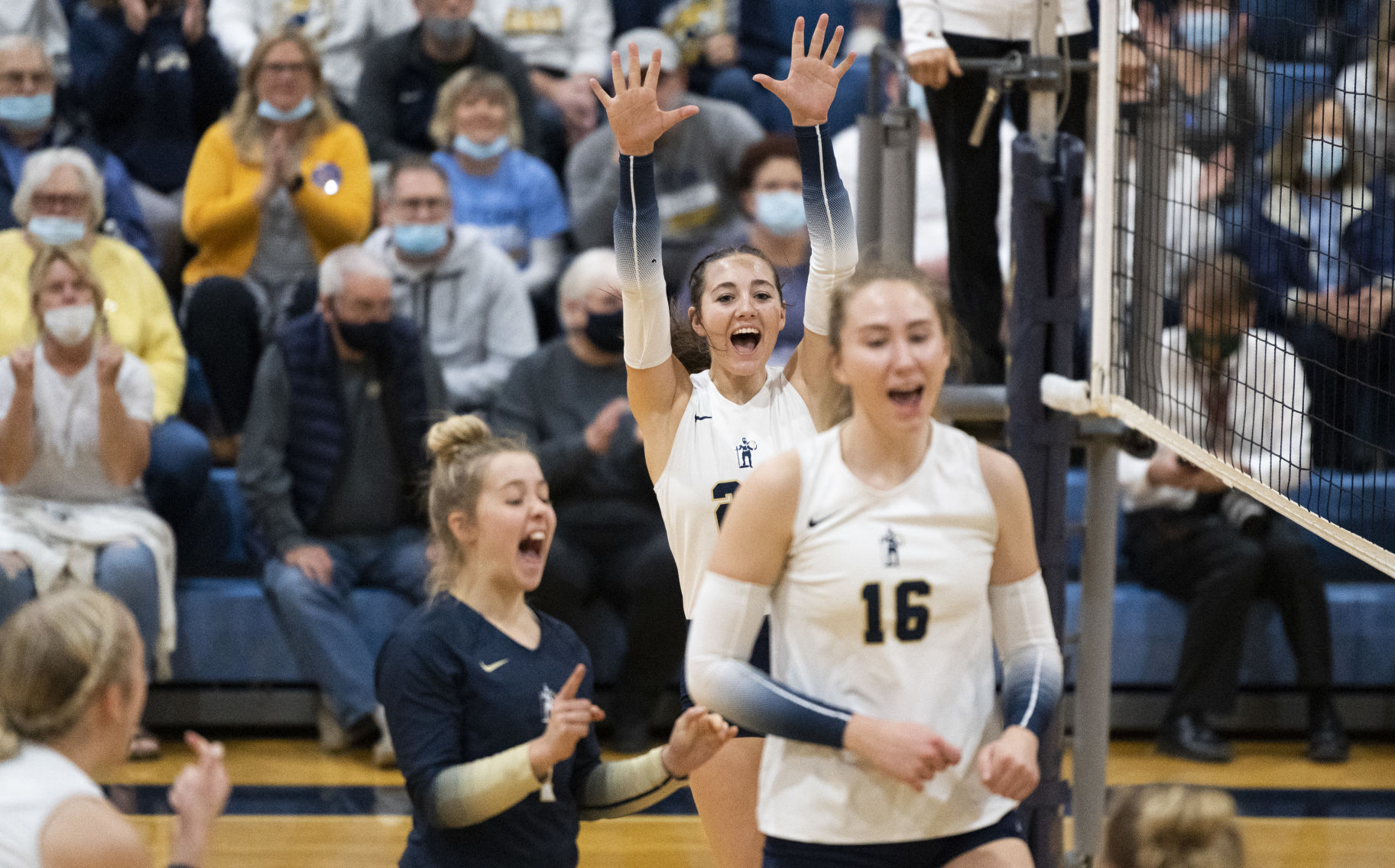 After another dominant performance, No. 1 Lincoln Lutheran turns