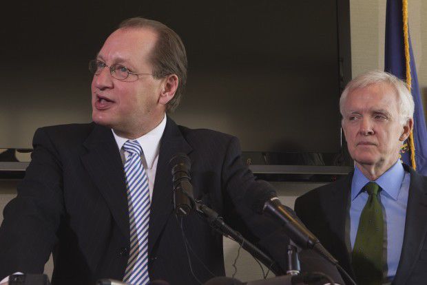 Bob Kerrey, Chuck Hassebrook