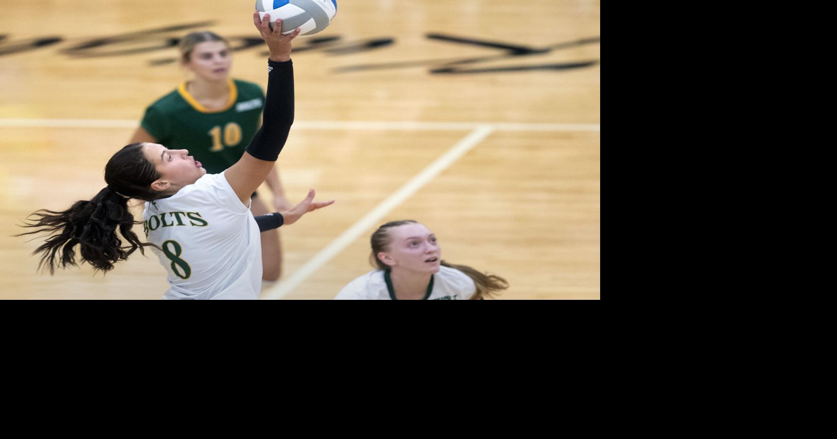 Photos Pius X, Southeast square off in city volleyball match