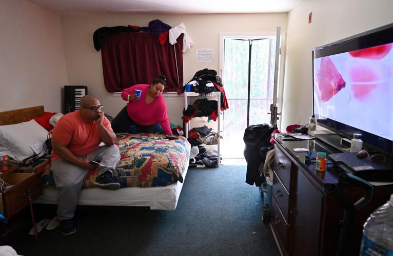 BIZ-WRK-POOR-HOTELS-1-AT