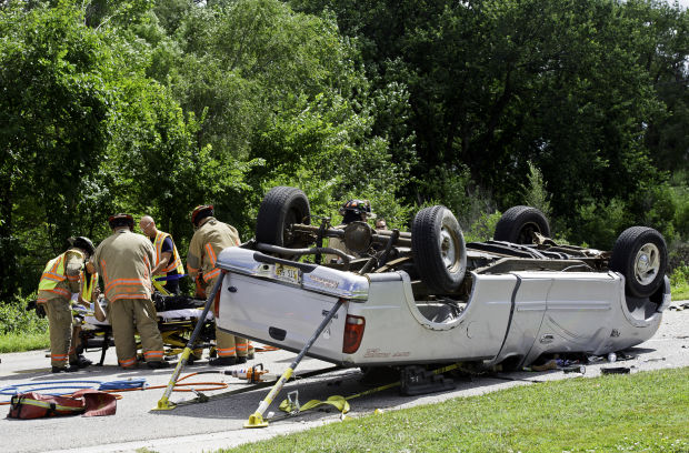 2 injured in rollover accident in southwest Lincoln