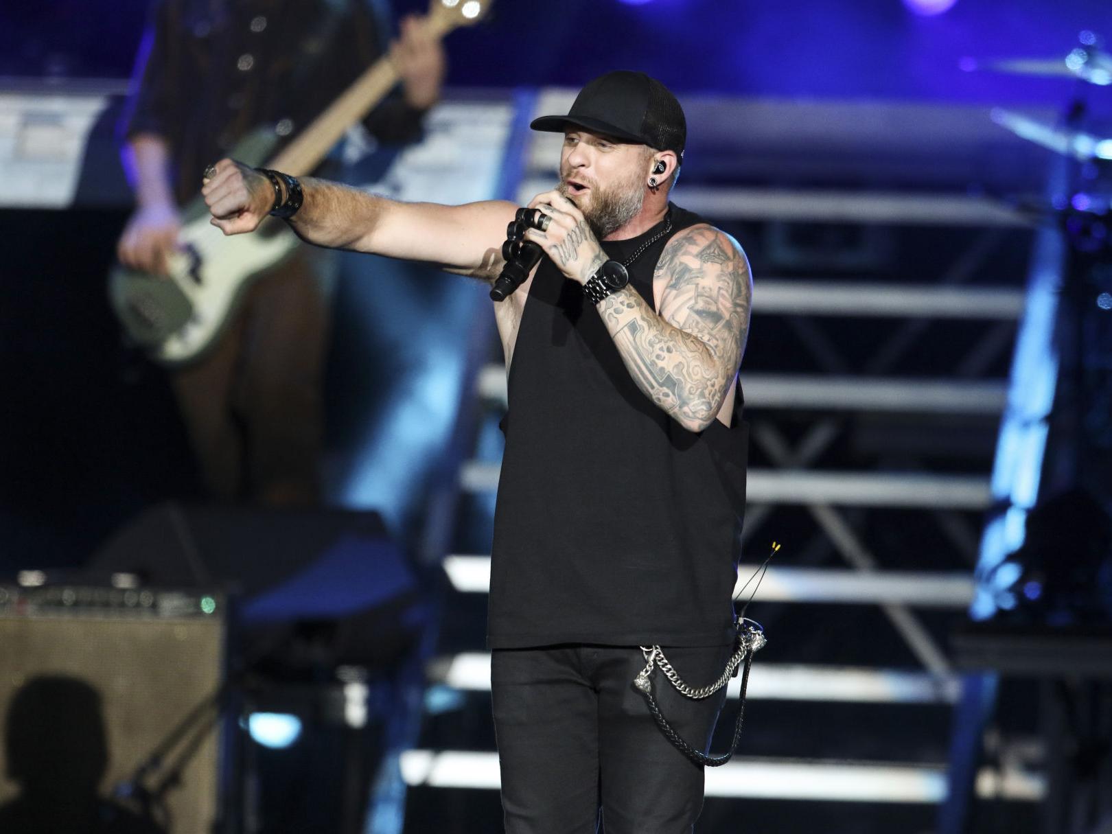Review: Brantley Gilbert's lackluster Lincoln show offers few ...