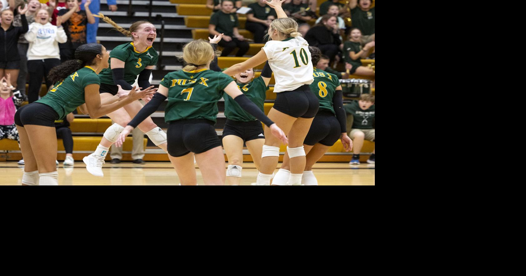 Lincoln Pius X volleyball wins district championship