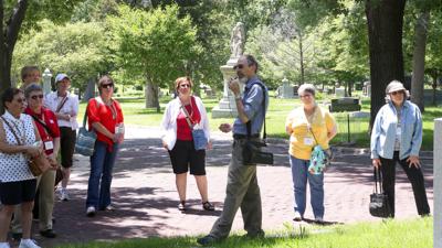 Ed Zimmer leads tour at Wyuka