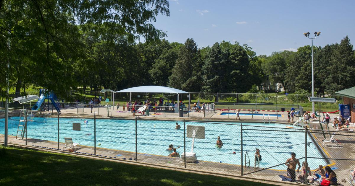 Lincoln public pools to open Saturday