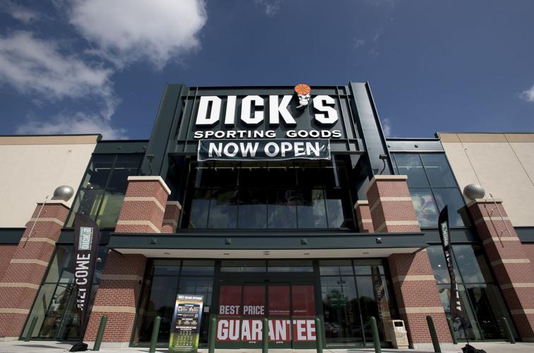 Dick's opens at Gateway Mall