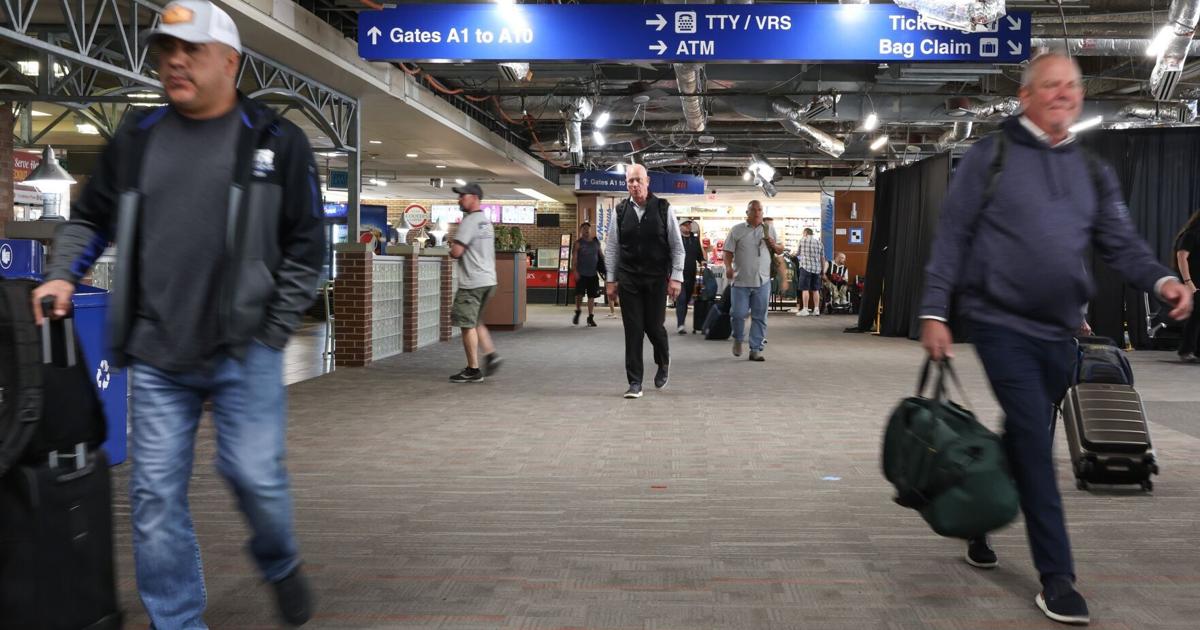 Frontier Airlines adds Phoenix flights from Omaha's Eppley