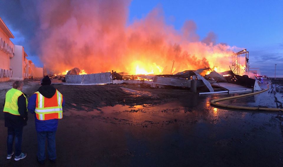 Knox County egg farm building erupts in flames; thousands of chickens die