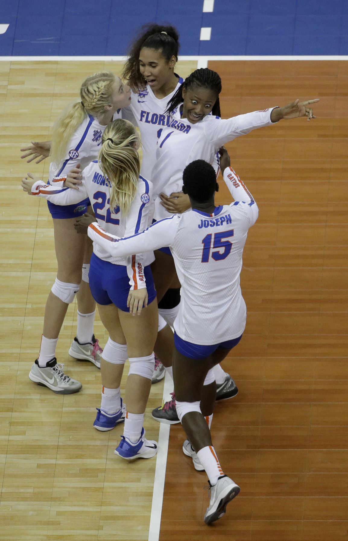 It will be Gators and Huskers; Florida coach expects 'red' and 'loud