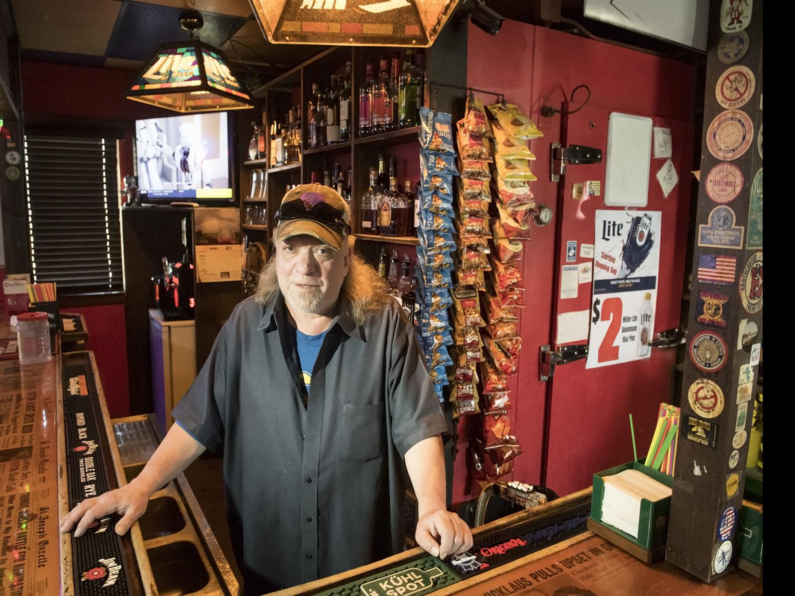The Bracket Has Spoken Wc S South Is Lincoln S Best Dive Bar