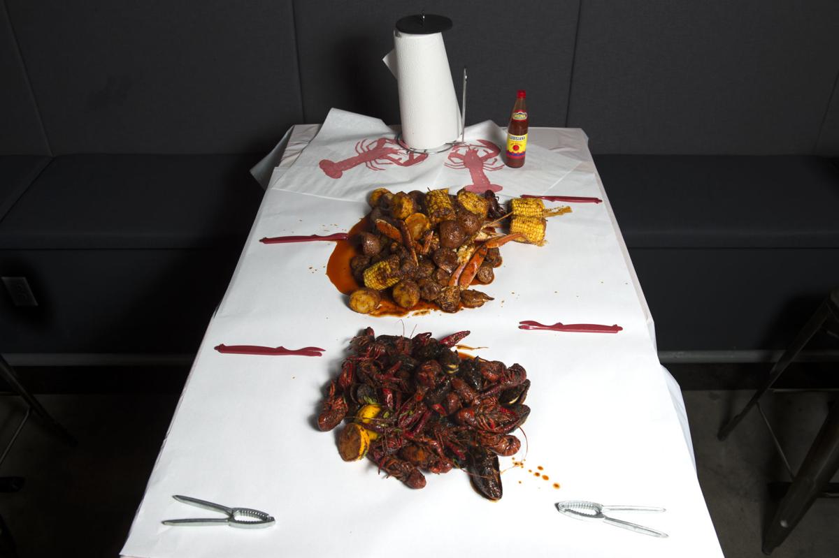dining review bourbon street boiling up crawfish and more dining