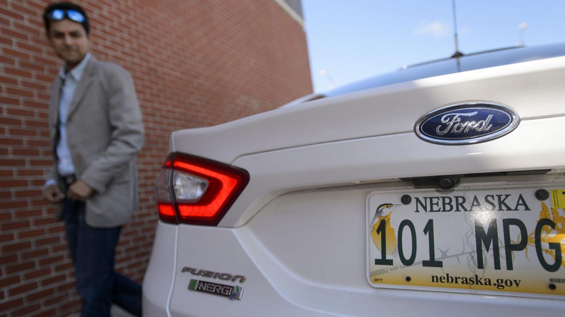 Plug In Hybrid Owner Tops 500 Mpg Equivalent Local Government Plug In Hybrid Owner Tops 500 Mpg Equivalent Local Government Journalstar