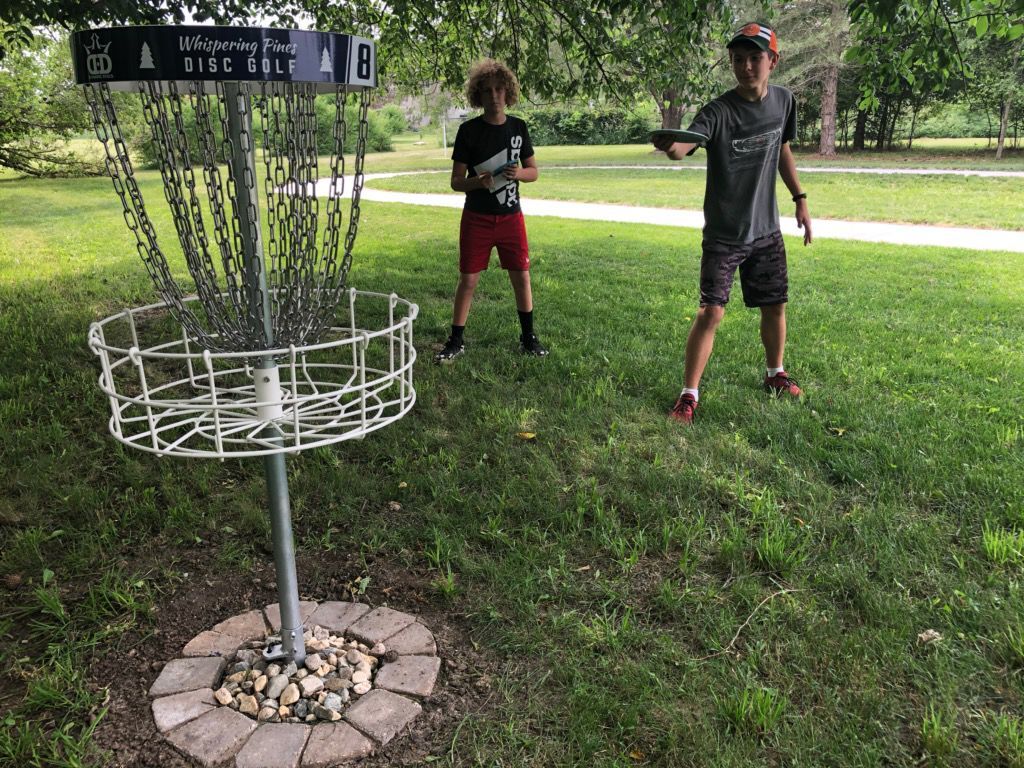 Two Bennet Middle Schoolers Build Disc Golf Course Local Journalstar Com