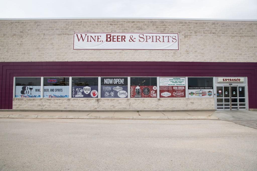 Omaha Toys R Us Building Resurrects As Wine Beer And Spirits Store Nebraska News Journalstar Com