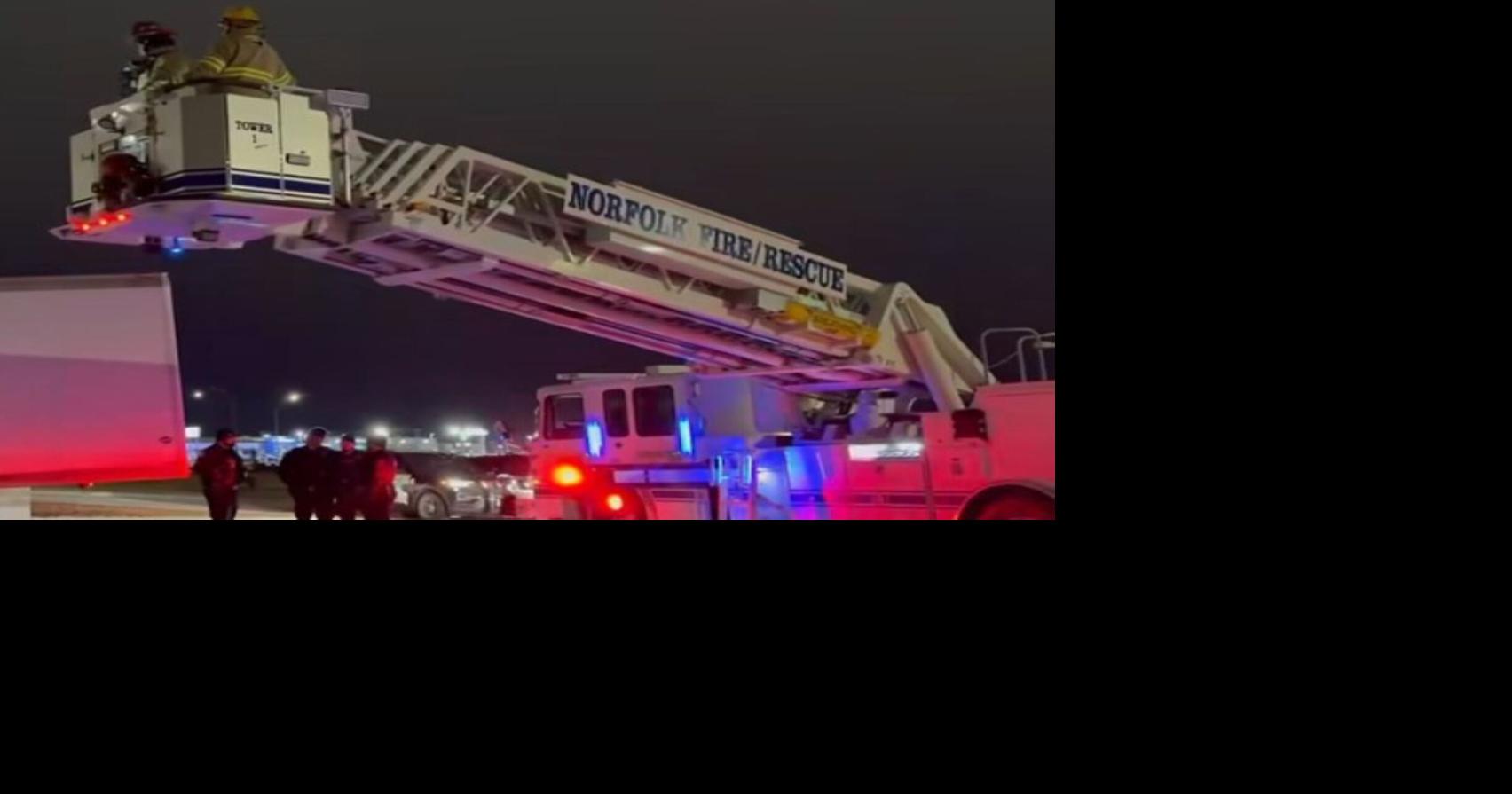 Juveniles rescued from Norfolk mall rook after ladder breaks