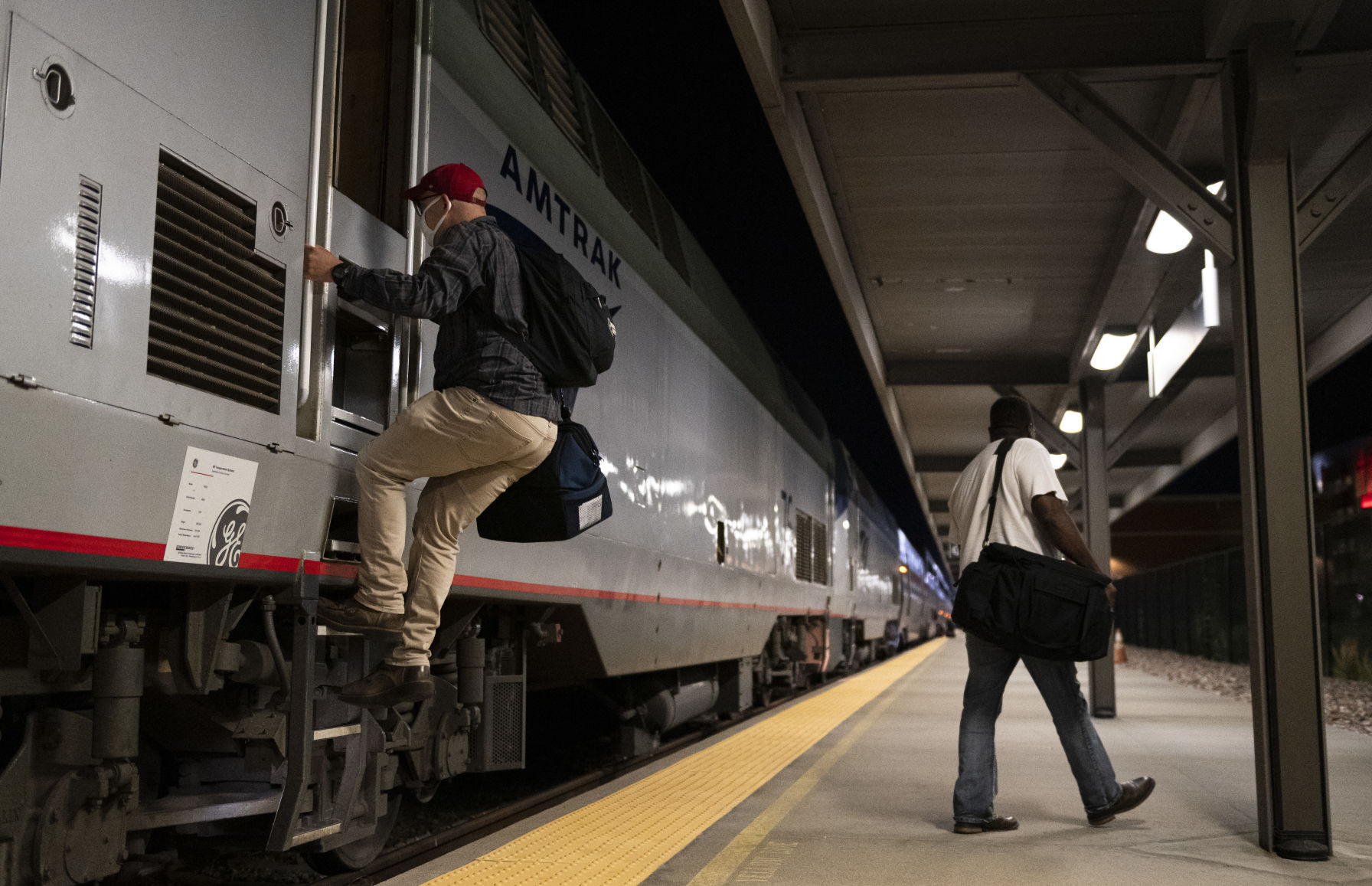 Amtrak resumes daily service through Lincoln