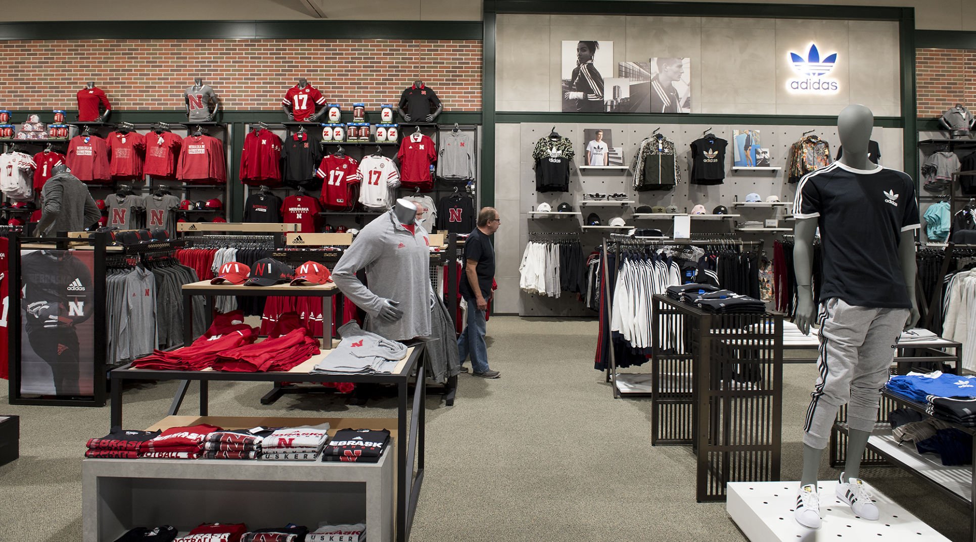 Dick's opens at Gateway Mall | Local 