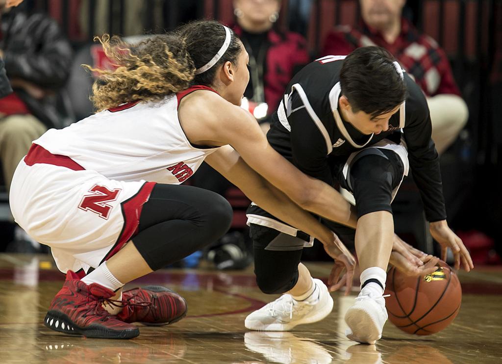 Husker Guards Do Part To Help Nebraska Rally Against Omaha