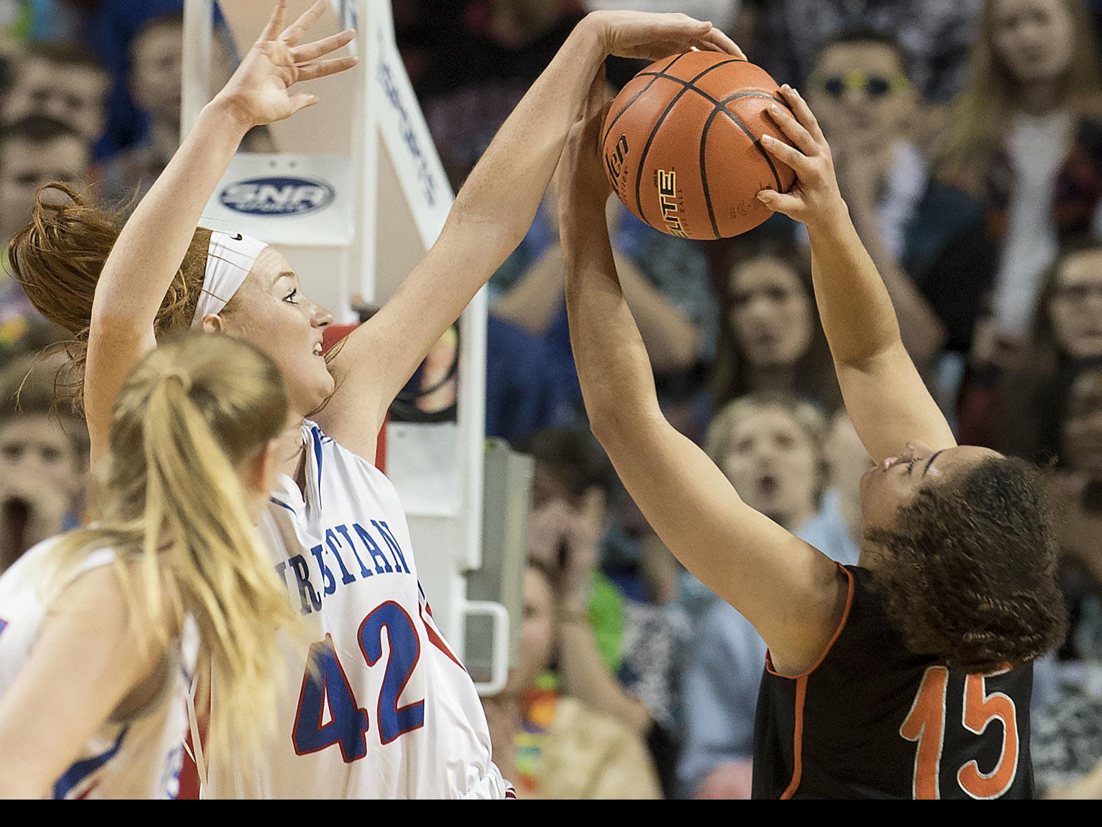 Lincoln Christian S Hollenbeck Continues To Adjust Her Game During An Important Summer Stretch Girls Basketball Journalstar Com