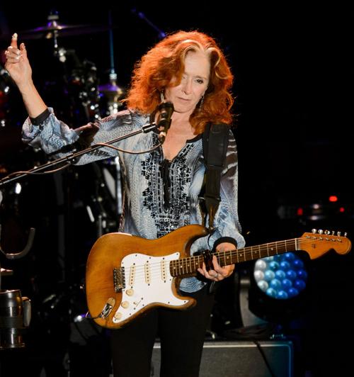 Review: Bonnie Raitt gives 'em something to feel good about | Music | journalstar.com