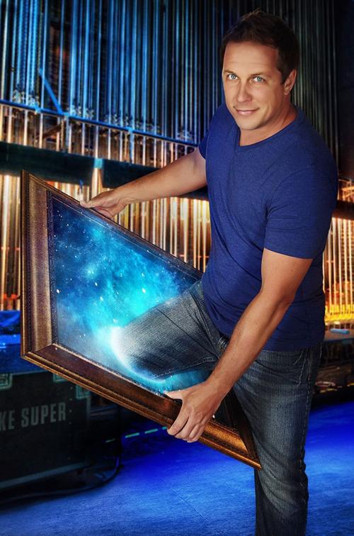 Mike Super, illusionist