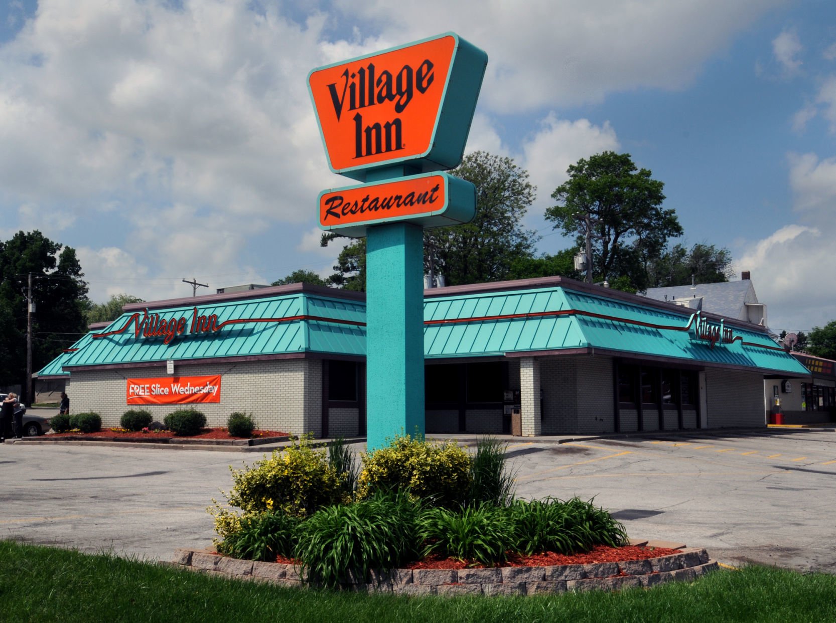 village inn        
        <figure class=