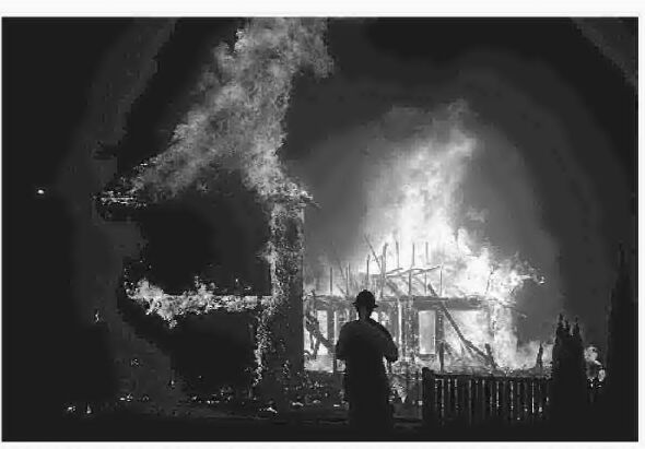 Paradise survivors relive grief in Hawaii fires