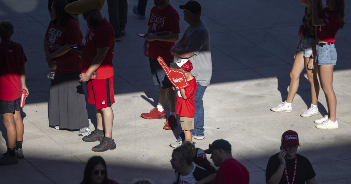 Nebraska tweaks Memorial Stadium water bottle rule because of heat; advisory extended