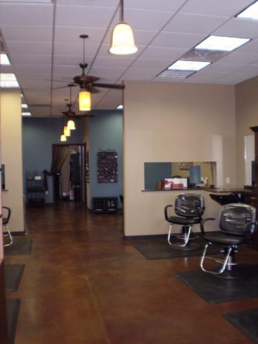 Salon Area