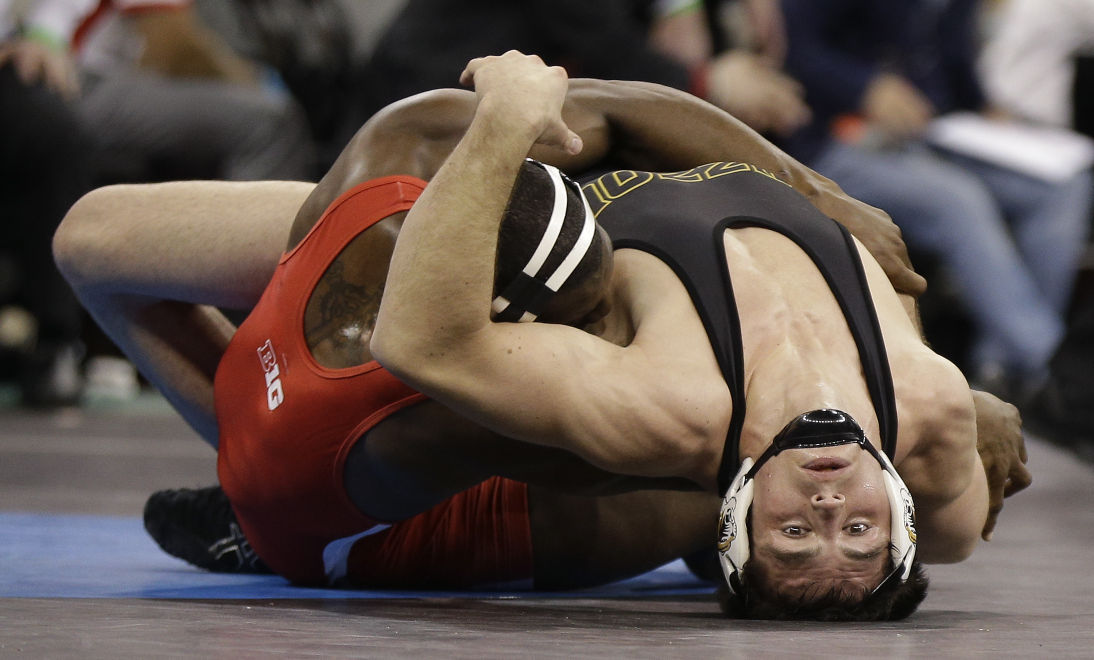 Huskers' Dudley advances to NCAA final Wrestling