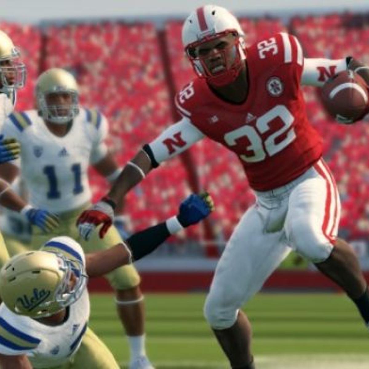 Review Ncaa Football 14 Improves But Series Feels Stale