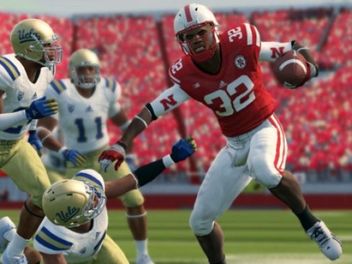 Review Ncaa Football 14 Improves But Series Feels Stale