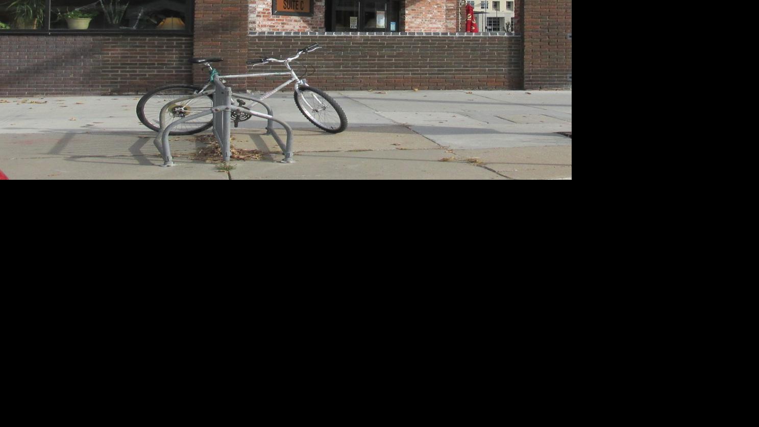 Cottonwood café, bar and bistro brings in a wide range of customers L