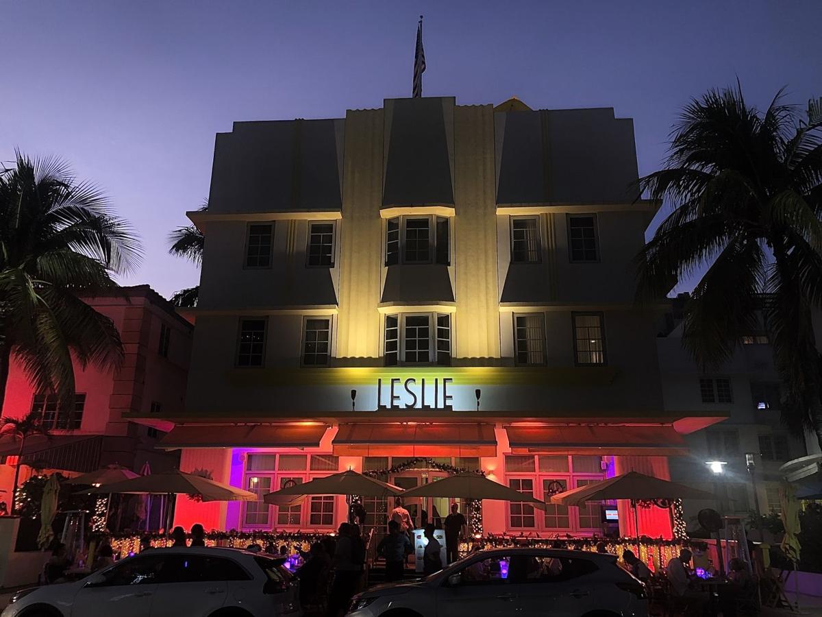 Leslie Hotel at night