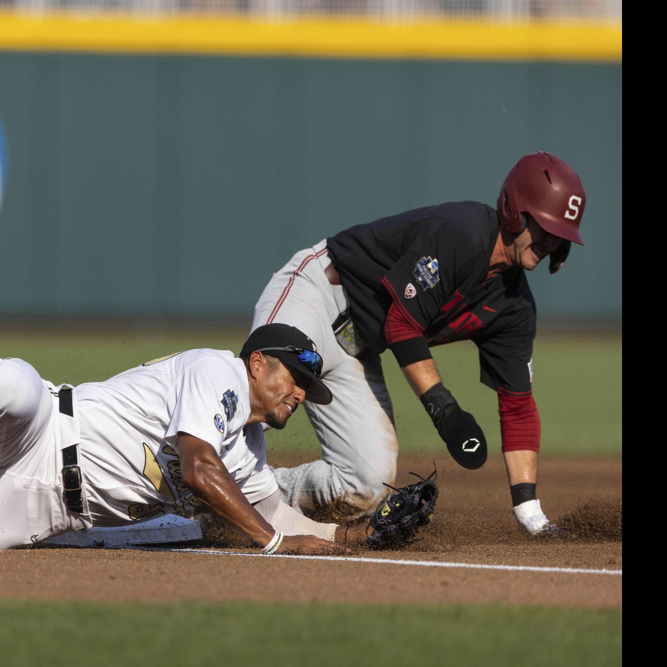 Down And Out At Cws Not Vanderbilt Which Caps Come From Behind Stunner On Wild Pitch Baseball Journalstar Com