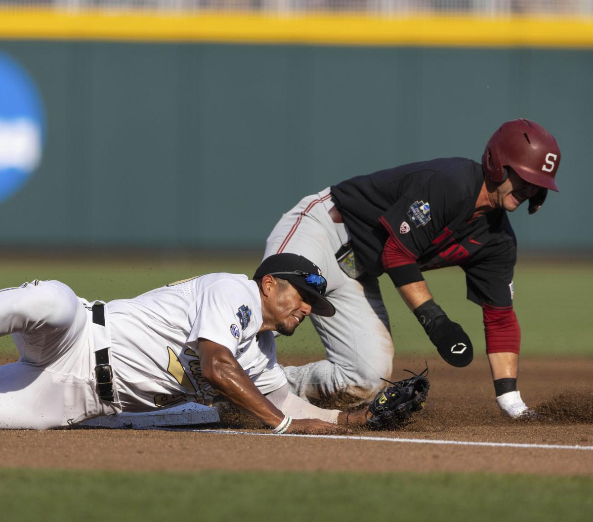 Down And Out At Cws Not Vanderbilt Which Caps Come From Behind Stunner On Wild Pitch Baseball Journalstar Com