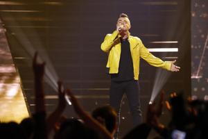 Still alive: Lincoln's Bryan Olesen wins last-minute vote to make it to 'The Voice' finals